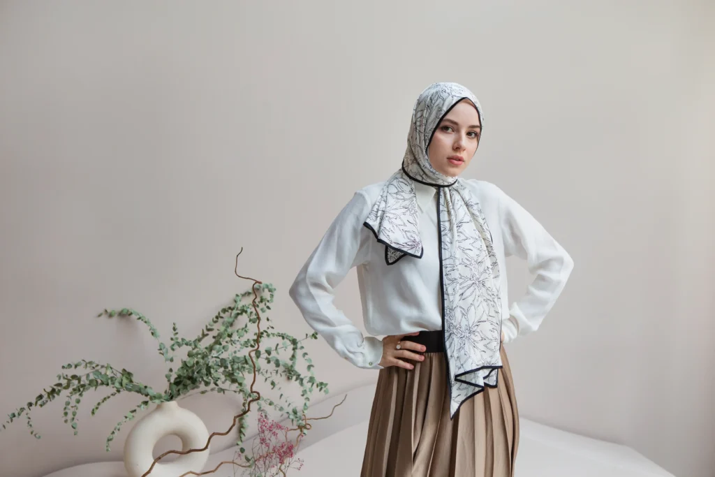 The Modest Beauty, How Modest Women Are Redefining What It Means to Be Fashionable, Modern and Feminine