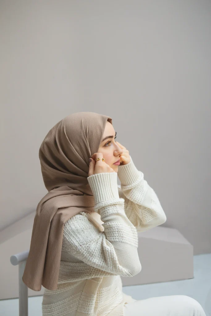 The Modest Beauty, How Modest Women Are Redefining What It Means to Be Fashionable, Modern and Feminine